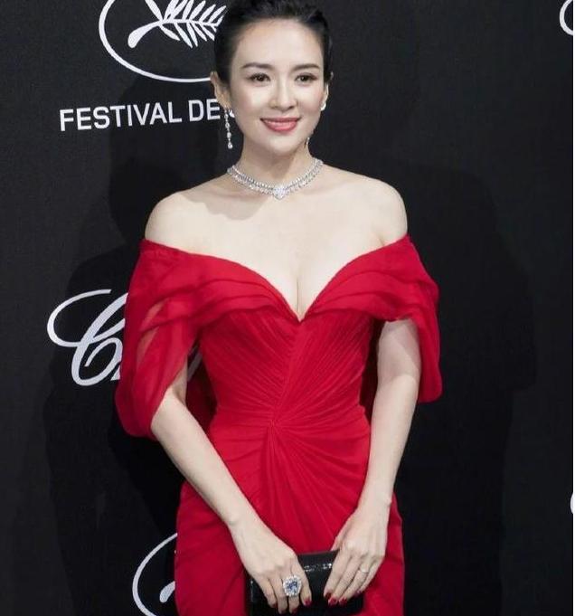 女星旧照曝光，章子怡清纯，周迅有灵气，网友：她是真的美 时尚 第2张