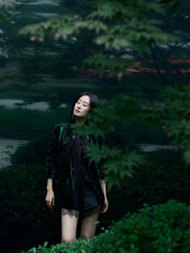 美貌持续在线，看这些女明星们的初秋时尚穿搭 时尚 第6张
