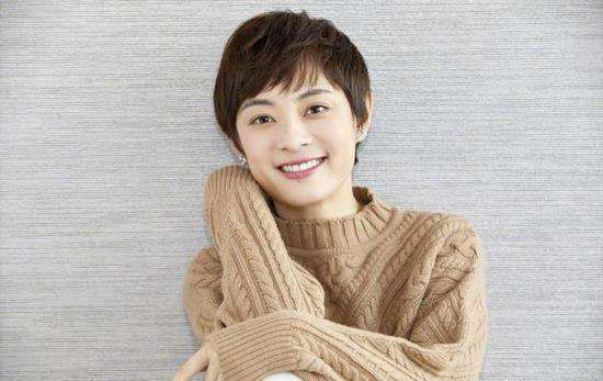 什么人适合卷发？什么人适合直发？ 美容健康 第5张