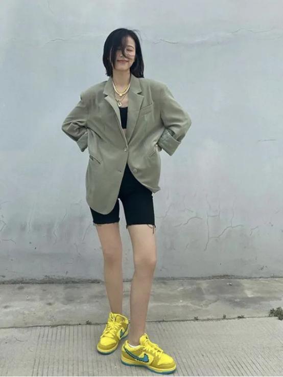 潮鞋到底有什么魔力？让周雨彤这些潮酷穿搭来给你答案 时尚 第1张