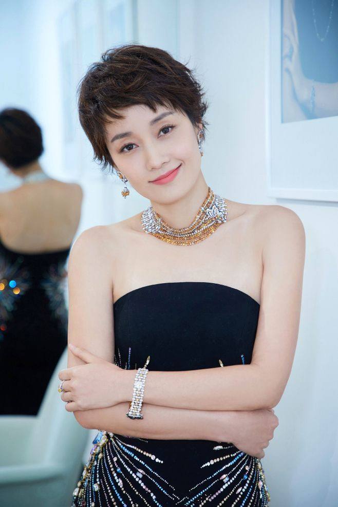什么人适合卷发？什么人适合直发？ 美容健康 第11张