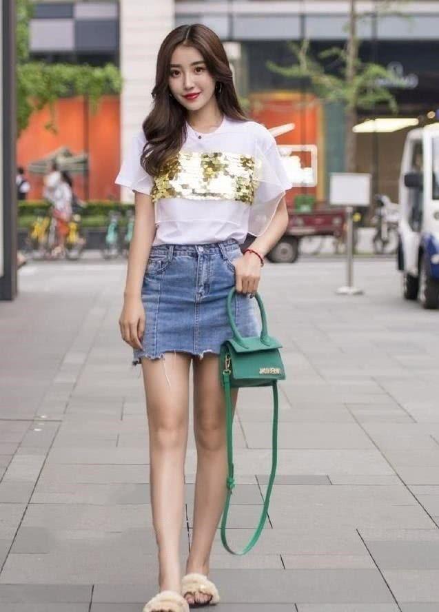淑女范十足的裙子活力自然，舒适又利落尽显满满的时尚气息 街拍潮人 第1张
