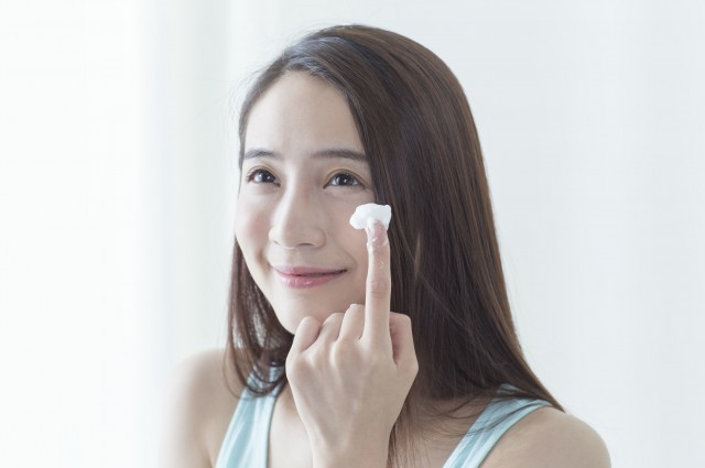怎样缩小毛孔让皮肤变得细腻  让皮肤变得细腻的小技巧 美容健康 第1张