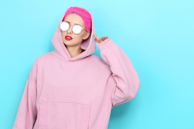 个子矮女生穿卫衣禁忌 小个子适合穿卫衣吗 穿搭技巧 第1张