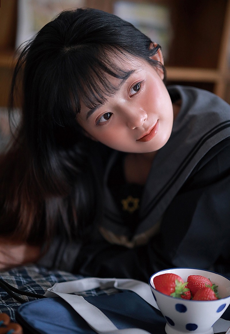 清纯甜美樱花妹校服写真图片 美图 第1张