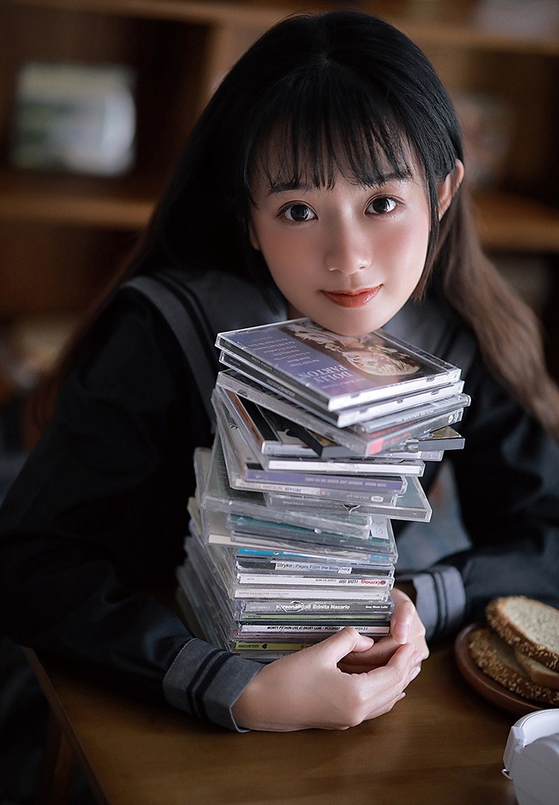 清纯甜美樱花妹校服写真图片 美图 第1张
