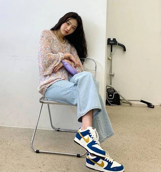 JOY朴秀荣真是名副其实的“果汁美人”，清爽水灵的穿搭元气满满 时尚 第2张