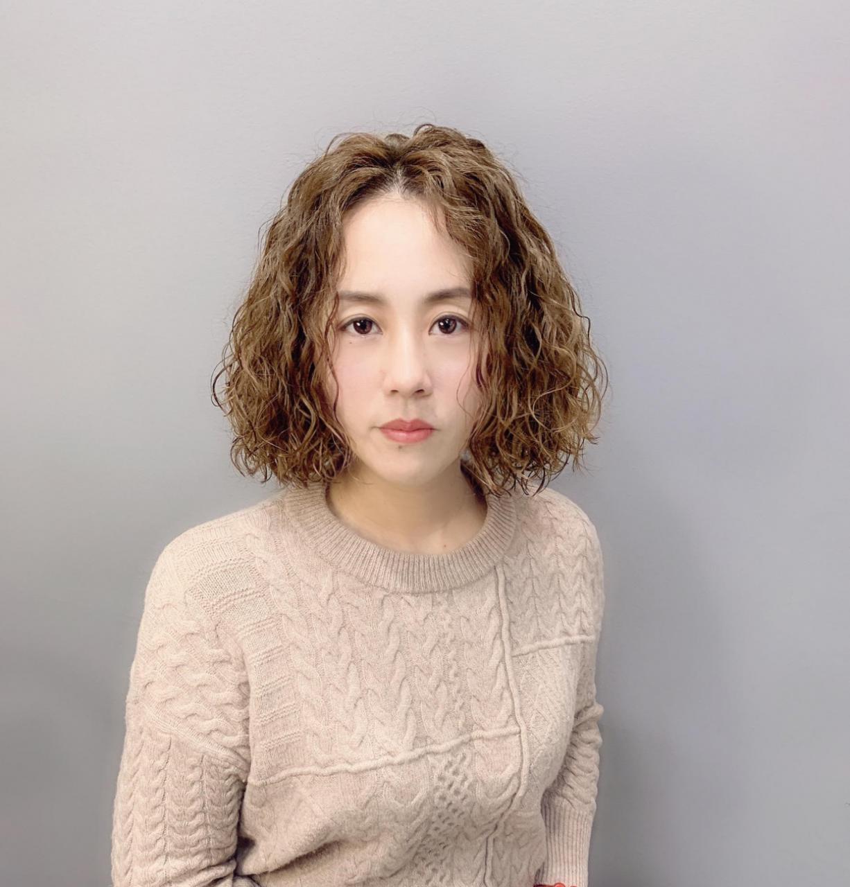 今冬流行烫满头发型20多款，时尚保暖烫完真洋气 健康 第7张