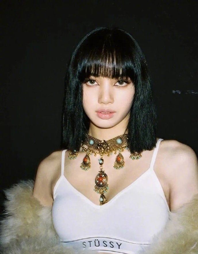 LISA的黑茶色短发超显白 美容健康 第4张