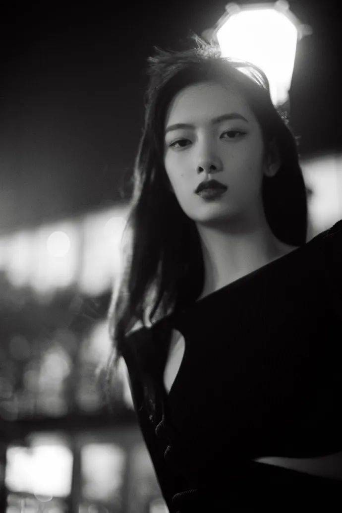 超模cici项偞婧的美是一种非常轻盈的美 时尚 第16张