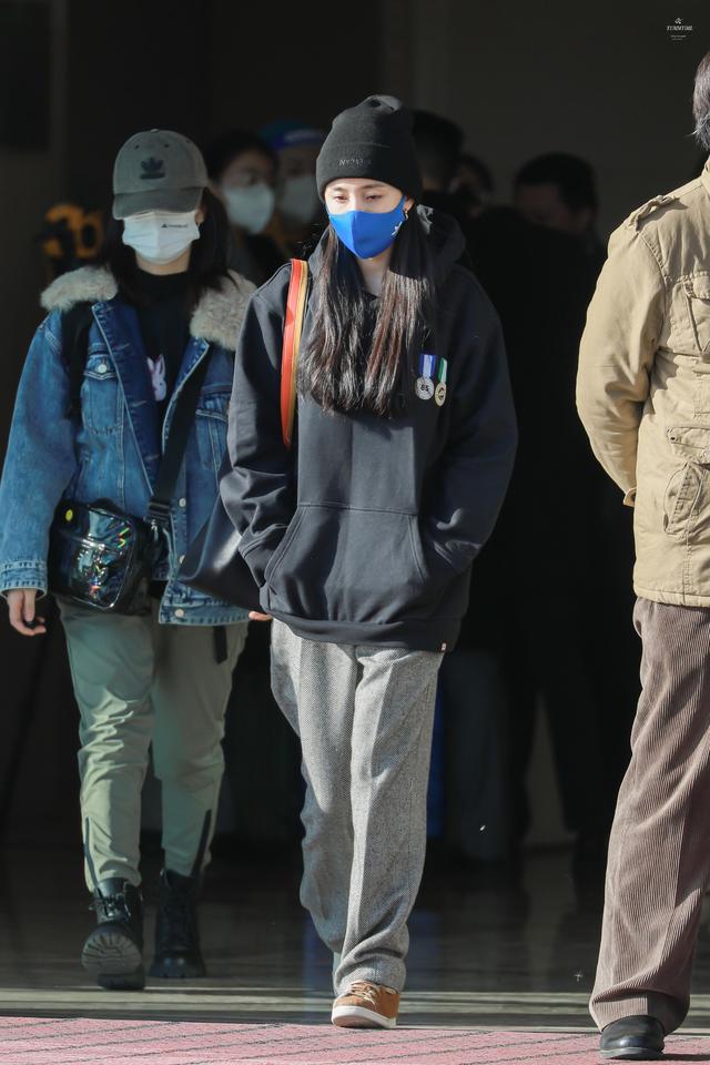 带货女王杨幂因带钻石口罩又登上了社交平台热搜 时尚 第6张