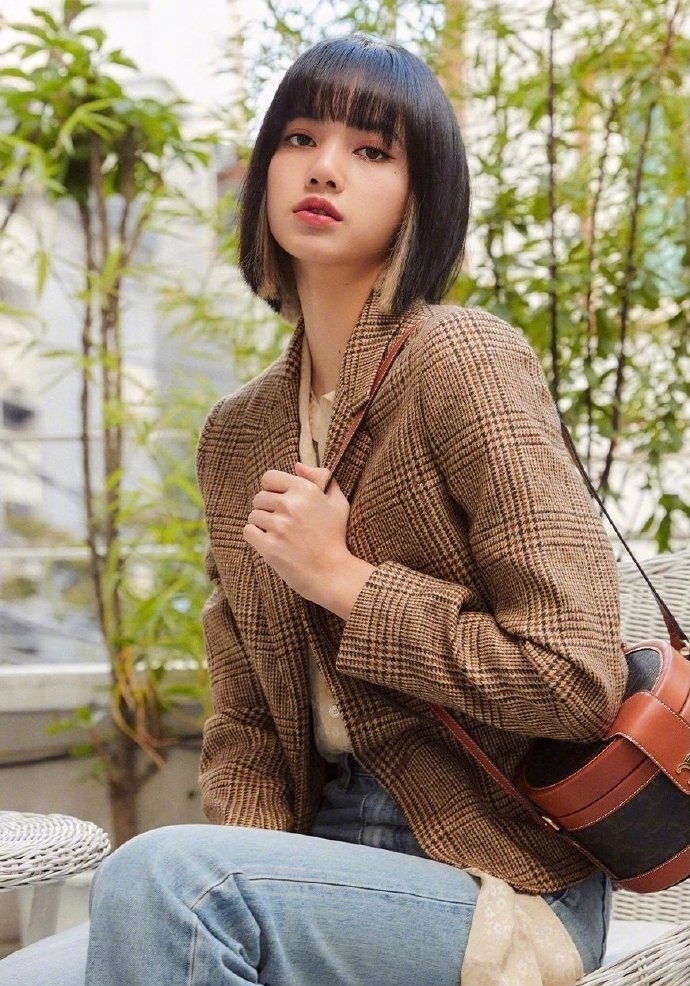 LISA的黑茶色短发超显白 美容健康 第6张