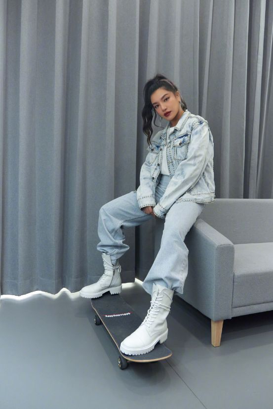 江映蓉性感和甜美自由转换，白幼瘦并不是唯一审美 时尚 第3张