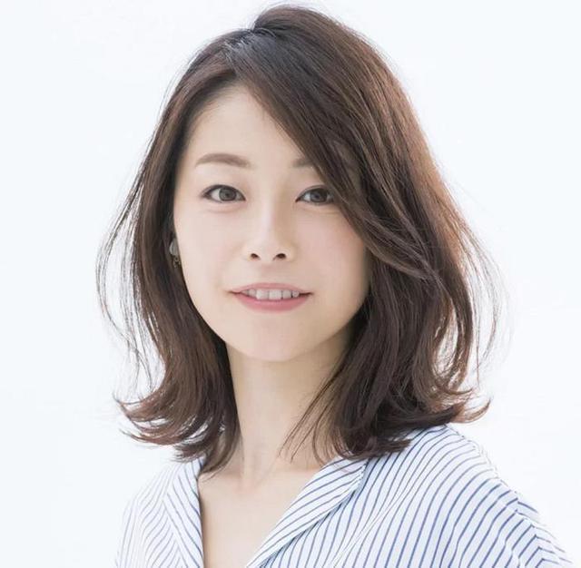 四五十岁长脸女人留这几种发型，一看就显气质 健康 第4张