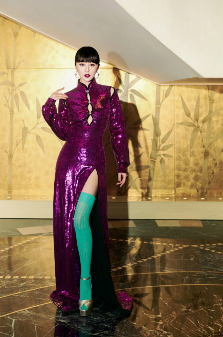 范冰冰大胆挑战紫色开叉裙，霸气模样却不存在 明星搭配 第4张