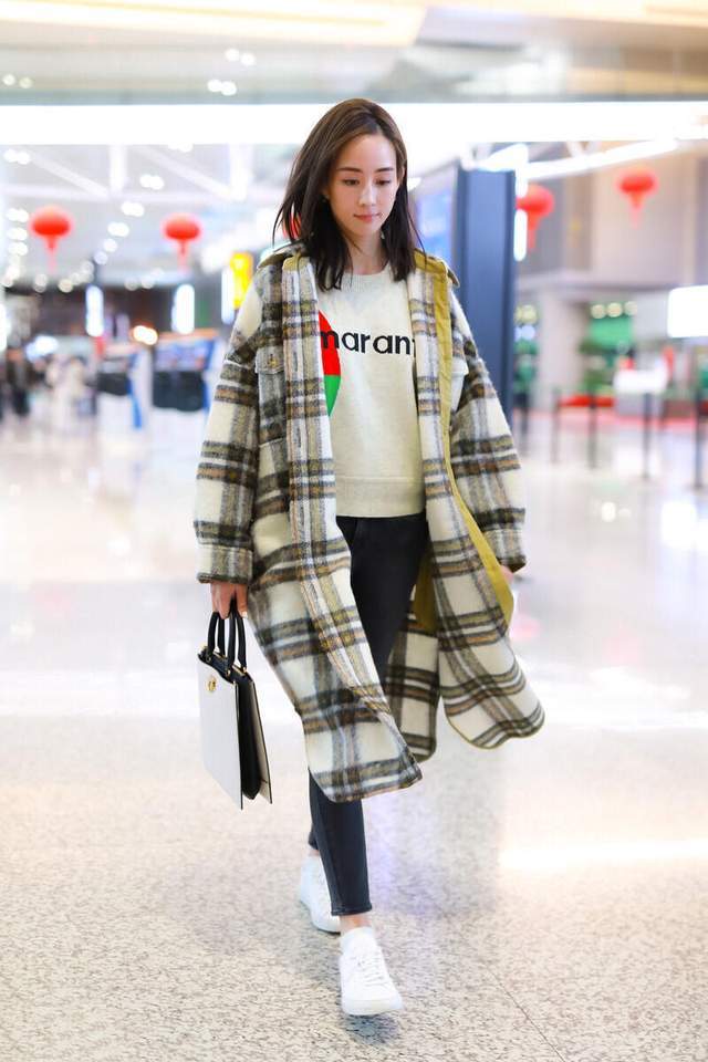 张钧甯的气质在女明星里很少见，不刻意打扮依然自带高级感 明星搭配 第2张