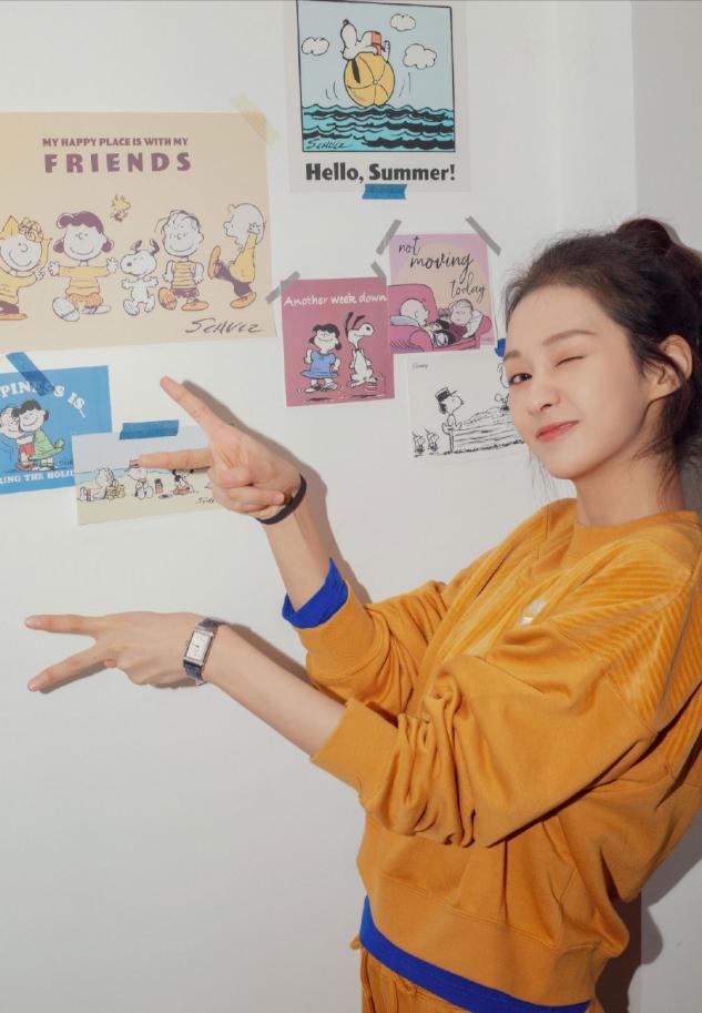 郑合惠子运动套装来袭，清新时尚元气满满，妥妥的女神范 时尚 第2张