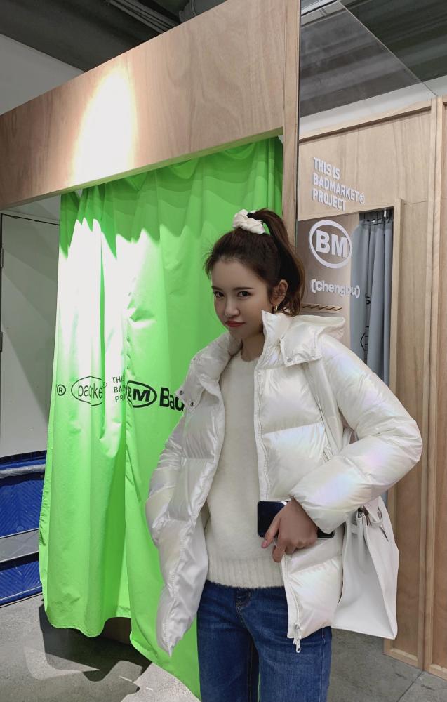 张子萱发博促销，紫色棉衣修身裤少女感十足 时尚 第8张