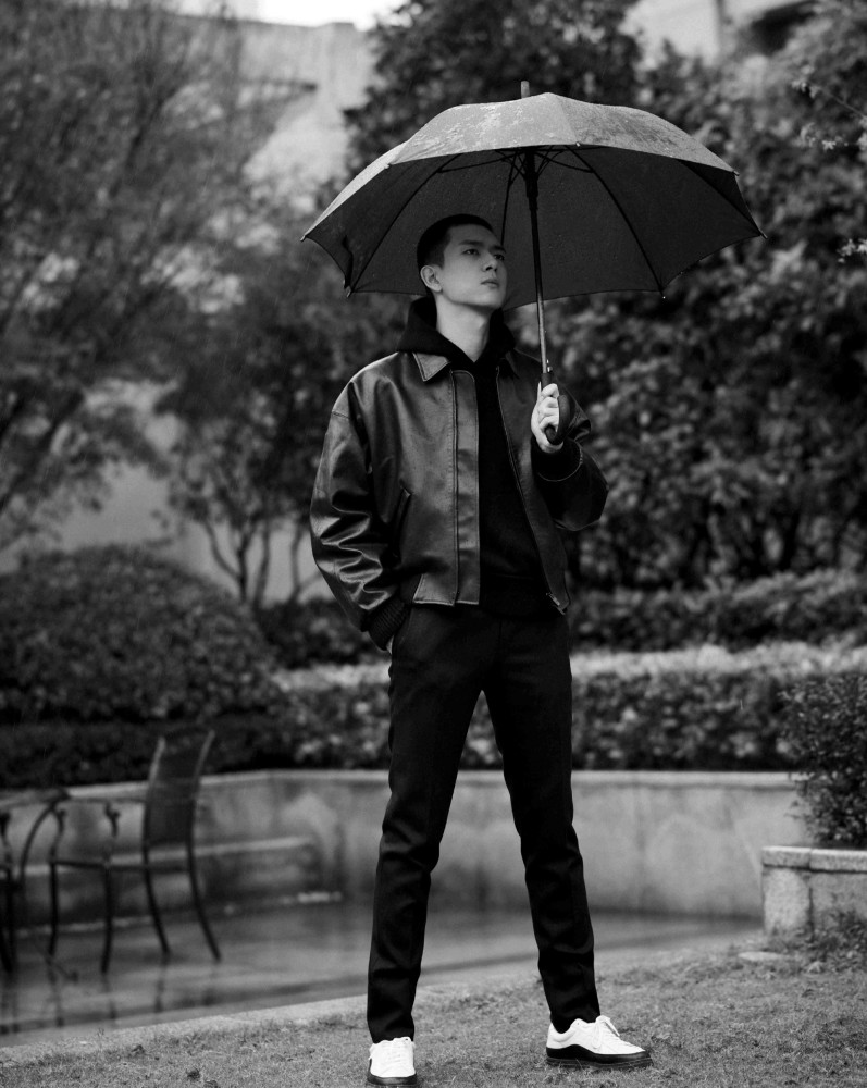李现时尚大片分享，缤纷冬日色彩搭配，尽显独特轻熟魅力 时尚 第5张