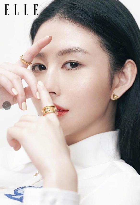 邱淑贞女儿大片曝光，怼脸照又纯又欲 时尚 第1张