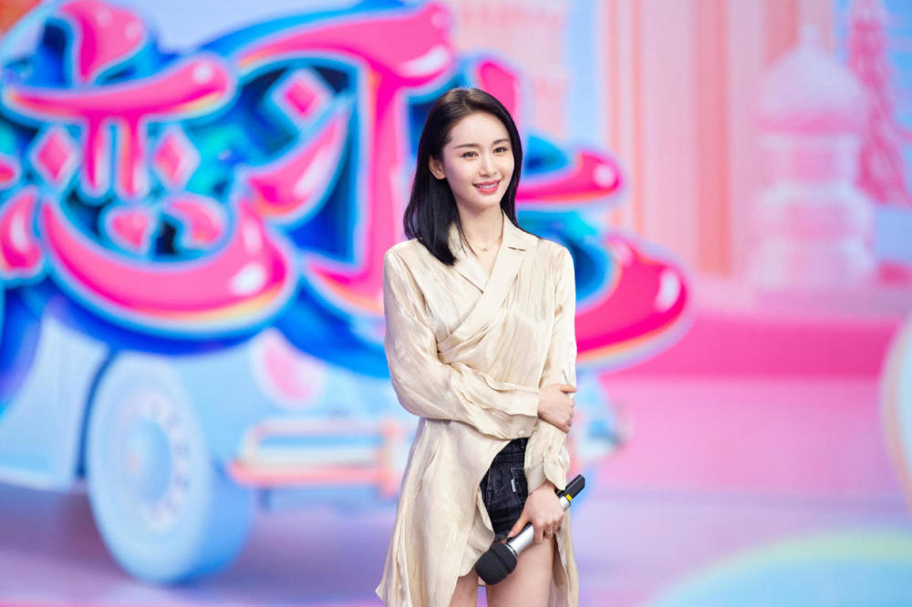 王子文穿黑色连衣裙出席活动低调华丽，美出了新高度 时尚 第5张