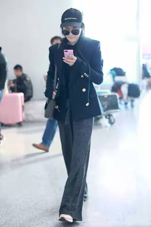 张馨予和章子怡穿同款裙装，终于明白颜值和气质哪个更重要 时尚 第4张