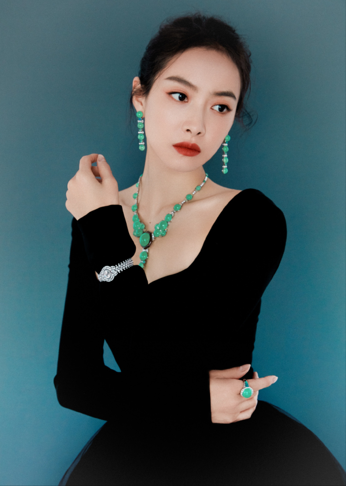 宋茜“暗蝶”时装配马丁靴超A，女团身材太出众 时尚 第5张