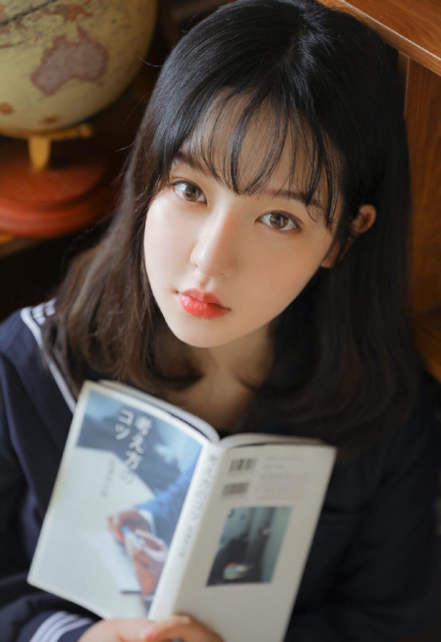 大眼清纯动人JK美少女居家艺术图片写真 美图 第1张