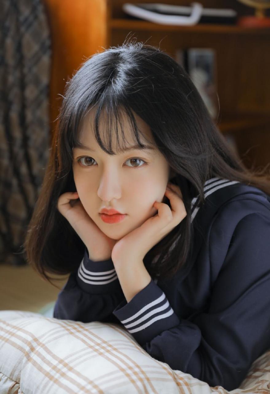 大眼清纯动人JK美少女居家艺术图片写真 美图 第1张
