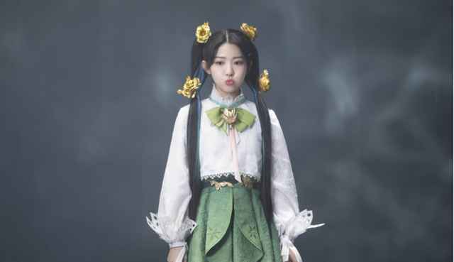 赖美云新年首次COS来了，化身萝莉敲可爱，网友直呼：奶我 时尚 第6张