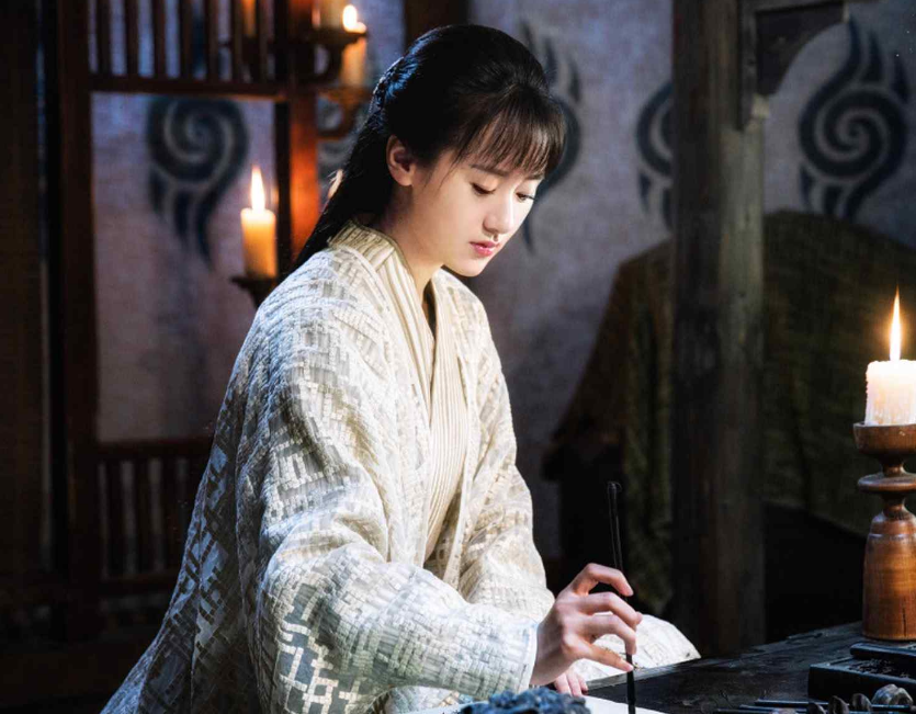 《琉璃》之后再无作品，被骂倒贴成毅，袁冰妍有苦说不出 时尚 第4张