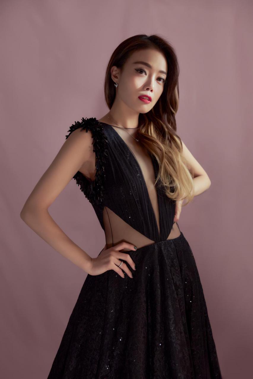 2021年首个红毯，女明星纷纷化身冬日“冻美人”，谁美到你了？ 时尚 第1张
