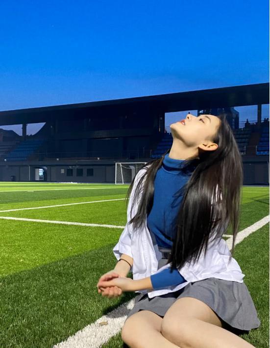 蒋依依穿少女装脸蛋很有女人味，长大后更妖媚了 时尚 第17张