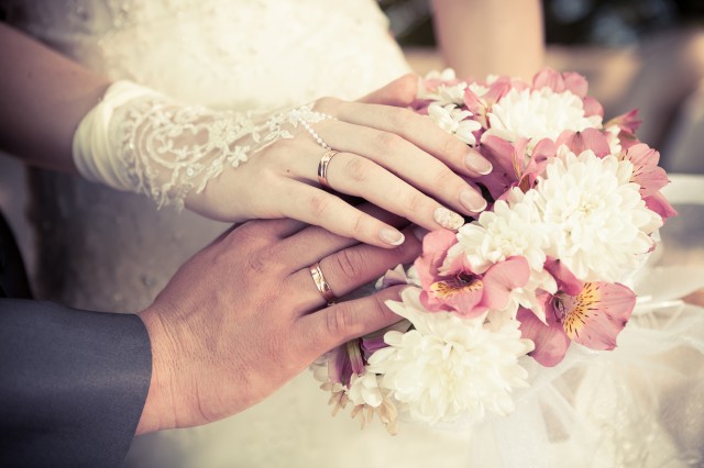 为什么现在的人不结婚不恋爱 现代年轻人对待婚恋的态度 语录 第1张