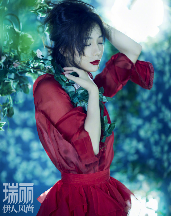 王珞丹三月杂志封面释出，森系复古调艺术感十足 时尚 第7张