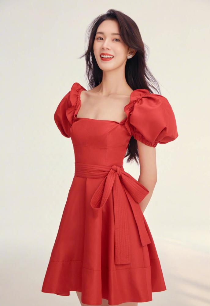 陈瑶好身材轻松驾驭露腰针织，清纯仙美随拍也超漂亮 明星搭配 第5张