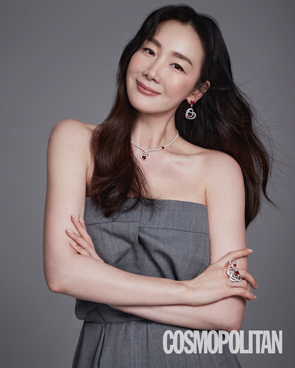 崔智友最新时尚海报公开 耀眼美貌展现优雅气质 明星搭配 第1张