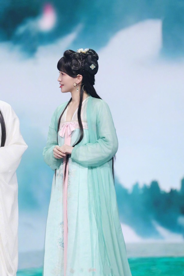 《王牌》：金莎张萌白冰穿古装演神话，唐嫣再扮紫萱，哪都缺胡歌 明星搭配 第7张