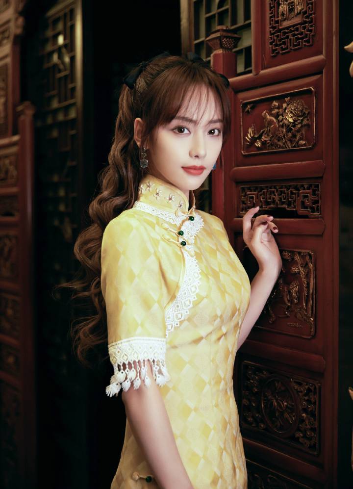 张嘉倪一袭少女装可爱甜美，越活越年轻 明星搭配 第7张