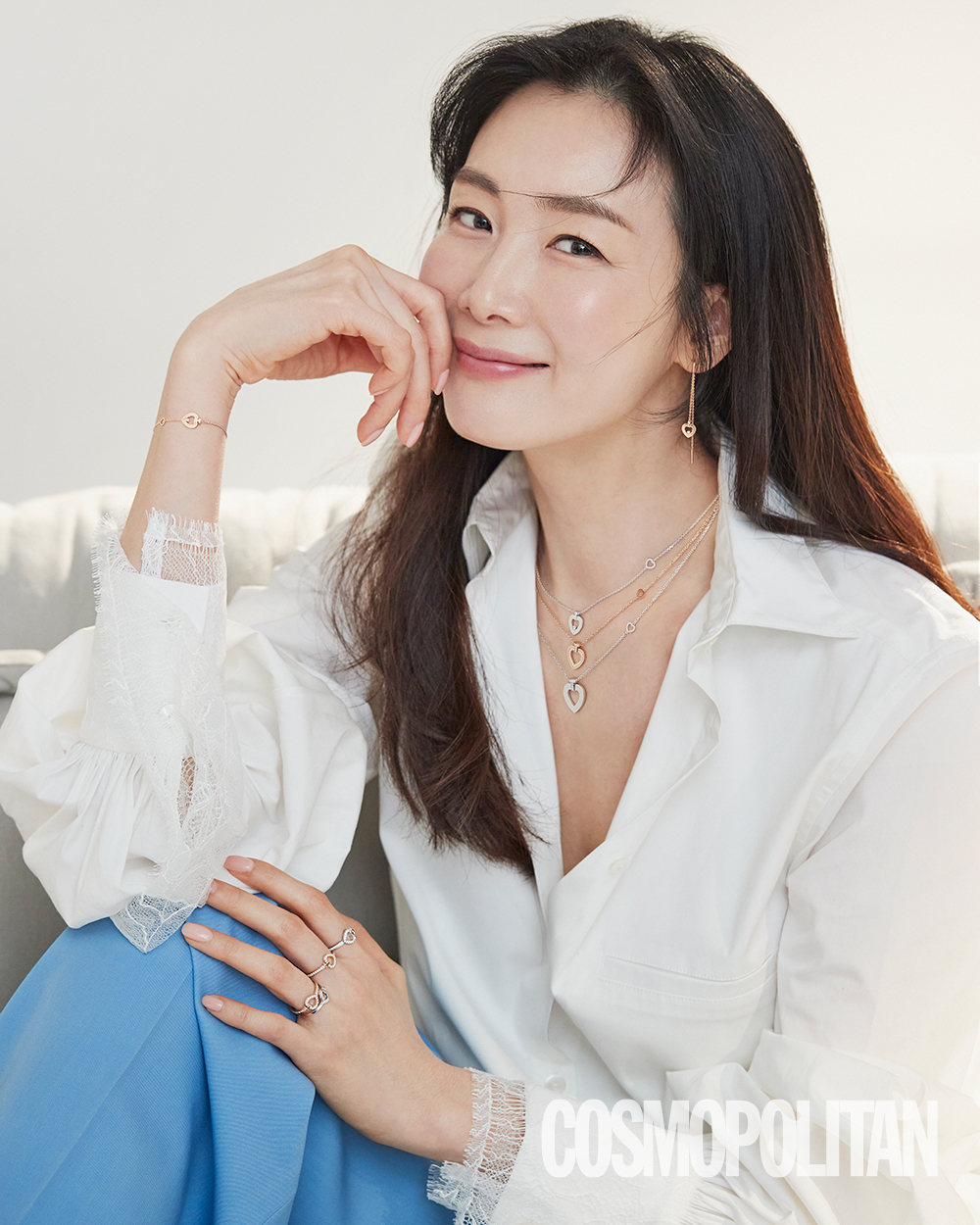 崔智友最新时尚海报公开 耀眼美貌展现优雅气质 时尚 第1张