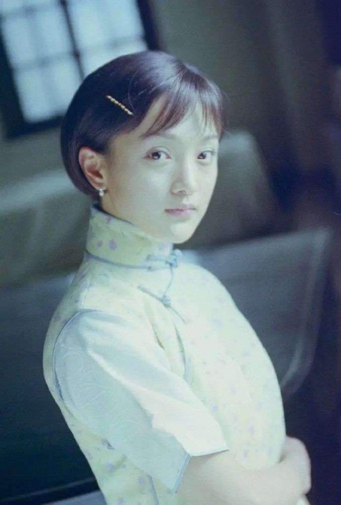 23年前周迅穿民国服饰扮演林徽因，腹有诗书气自华 时尚 第4张