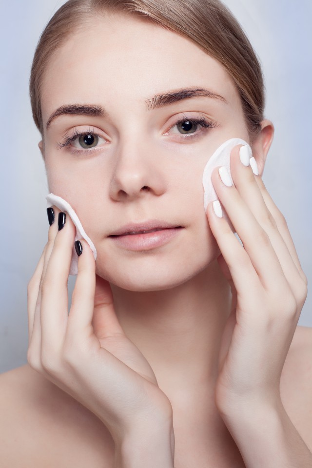 油性皮肤怎么护理 注意这五个方面帮你摆脱油腻 美容健康 第1张