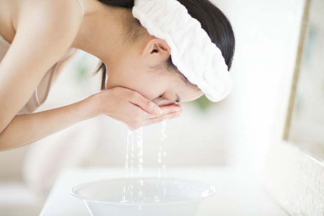 淘米水洗脸能让皮肤变白吗 淘米水洗脸对皮肤的真实作用 美容健康 第2张