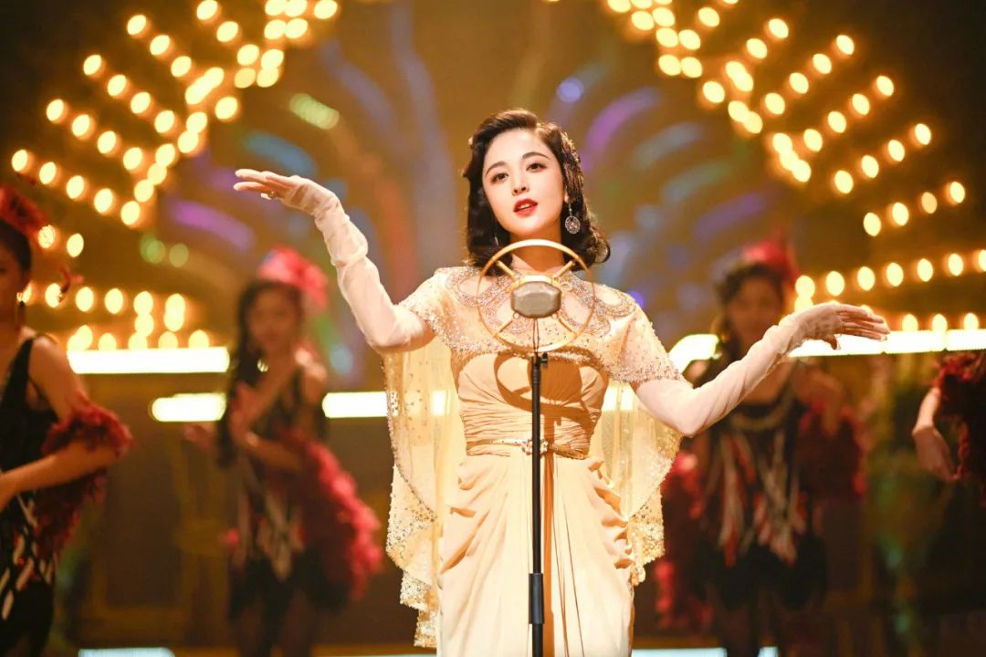 娜扎的复古风穿搭时尚又潮流，每一套都各有气质 明星搭配 第10张