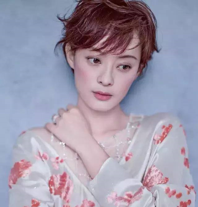 尺寸很重要？看看短发的周冬雨佟丽娅就知道了 美容健康 第1张