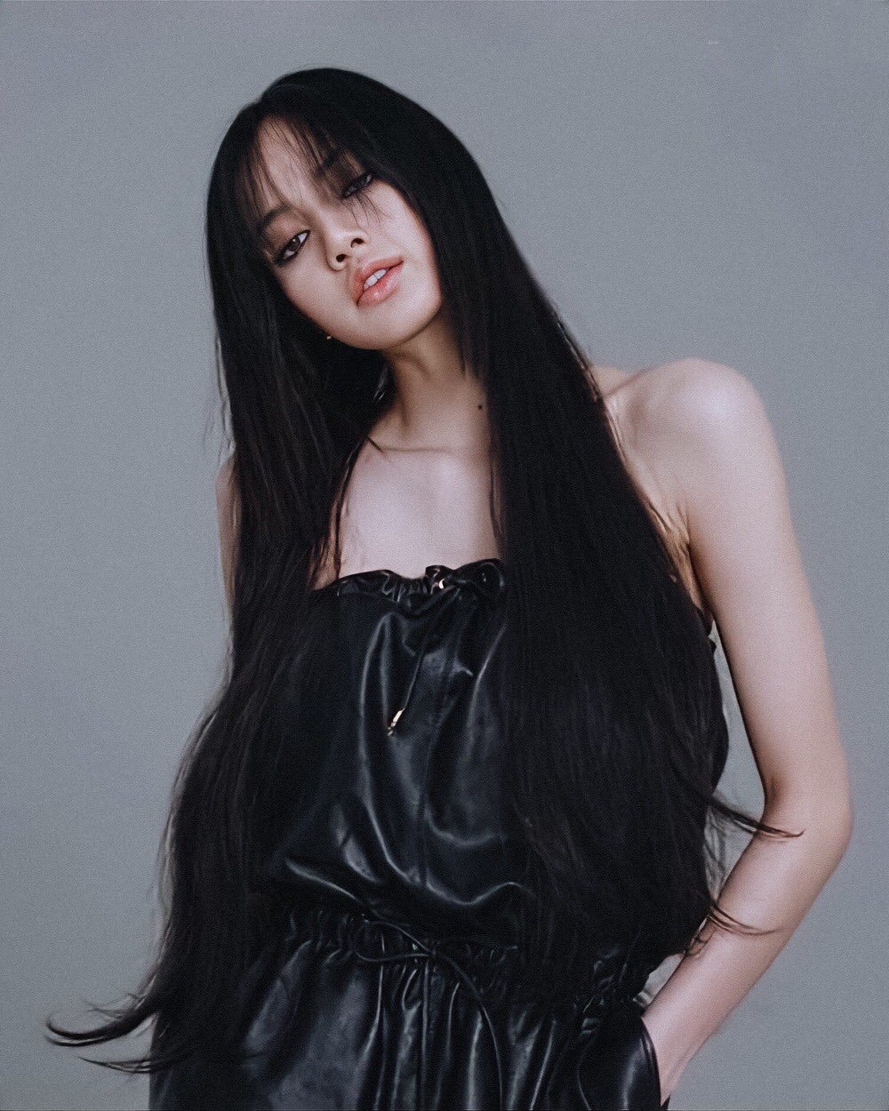 再次被Lisa的眼神电晕，CELINE缪思Lisa登日版《Vogue》时尚杂志 时尚 第8张