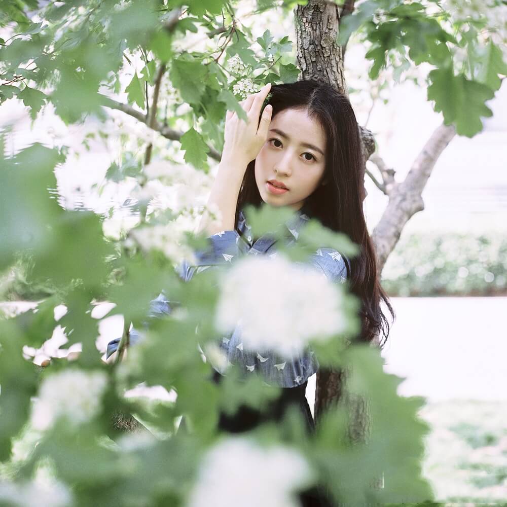 周雨彤惊艳户外唯美女神写真图片 时尚 第6张