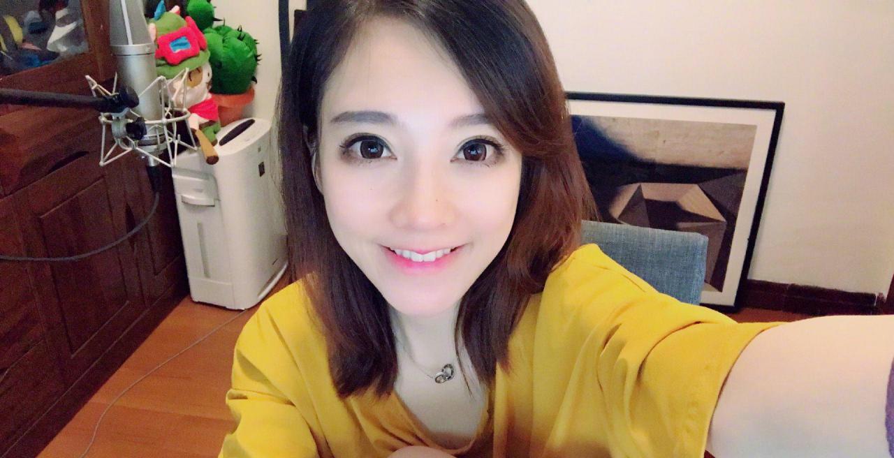 赵丽颖拍自然系大片挑战性感露肩礼服，冯提莫短发尽显中性之美 明星搭配 第10张