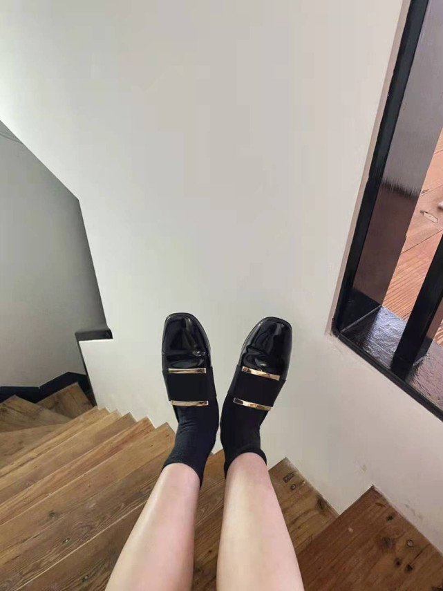 欧阳娜娜晒街拍美照 发迷惑数字网友众说纷纭 街拍 第4张