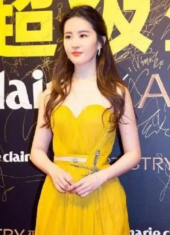 刘亦菲穿黄色连衣裙高级时髦，不愧为“神仙姐姐” 明星搭配 第5张